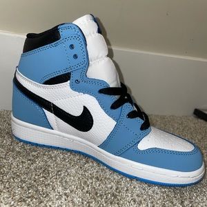 Jordan Retro 1 OG University Blue women’s 6.5